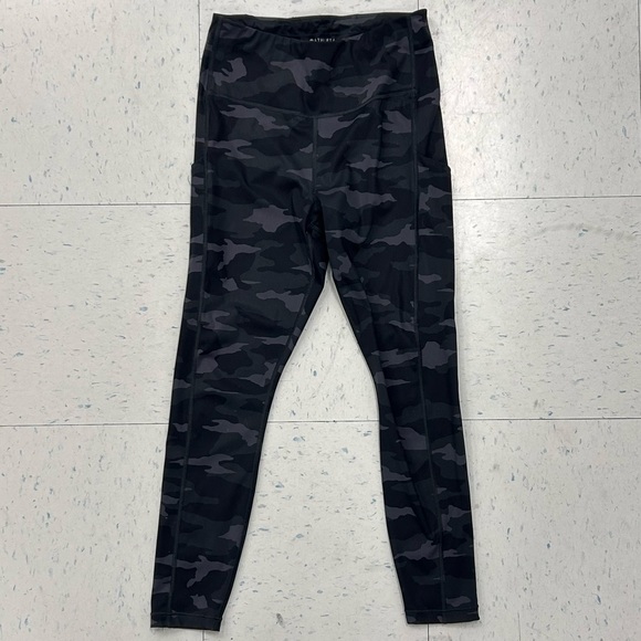 Athleta Ultimate Camo 7/8 Tights - Picture 5 of 11